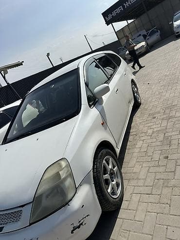 Honda Stream: 2002 г., Минивэн