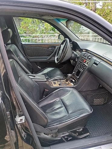 devo lasetti: Mercedes-Benz E-Class: 2001 г., Седан — 9