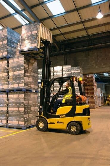 вождение фуры для начинающих: Сдаю Вилочный (Кара) погрузчик, 3 тонн, 3 куб.м, Посуточно — 1