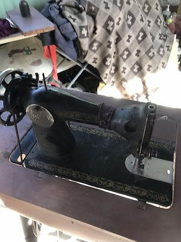скорняжная машина: Швейная машинка, требует чистки, шила хорошо ножной привод на — 2