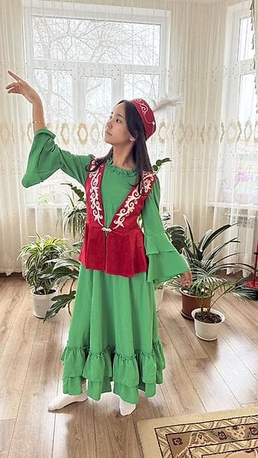 Балдардын карнавалдык костюмдары киреге берилет: Национальные сценические костюмы для девочки (комплект). От 10 до 15 — 4