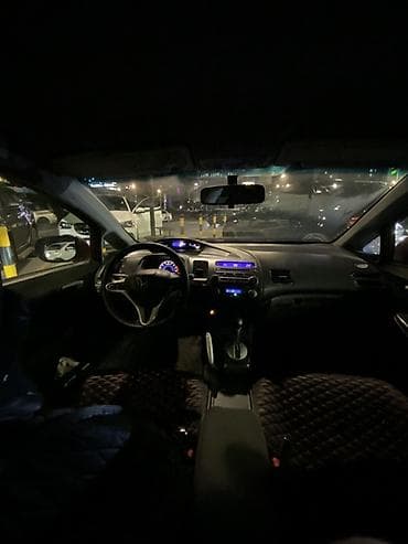 Honda Civic: 2006 г., 1.8 л, Автомат, Бензин, Седан — 4