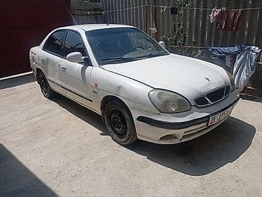 Daewoo Nubira: 2000 г., 1.6 л, Механика, Бензин, Седан — 1