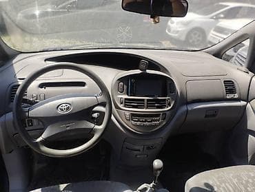 Toyota Previa: 2003 г., 2 л, Механика, Дизель, Минивэн — 1