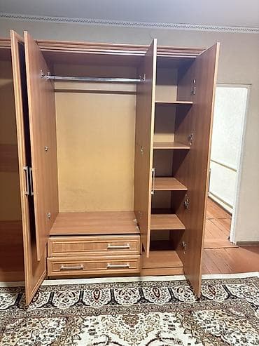 с мебелью: 🪑 Продаю мебель 🏠 🪑 Столы 🪑 Стулья 🚪 Шкаф 📦 И другие вещи для дома ✅ — 4