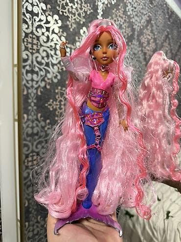 Кече көйнөктөрү: Чоң куурчак, Суу периси — 1