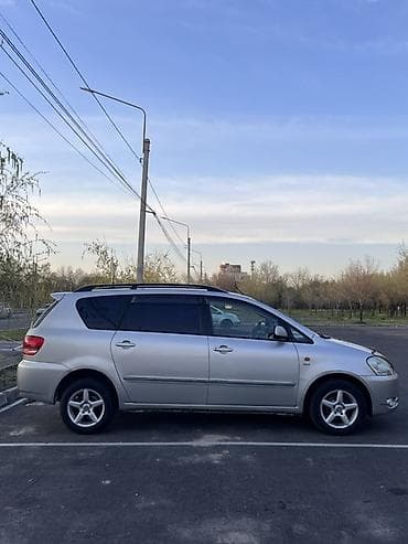 corolla spacio: Toyota Avensis Verso: 2003 г., 2 л, Ручные, Бензин, Минивэн — 4