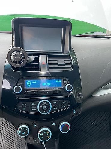 chevrolet tracker ltz: Chevrolet Spark: 2015 г., 1 л, Вариатор, Бензин, Хэтчбэк — 7