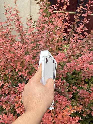9 дюйм: IPhone 16e, Жаңы, 128 ГБ, White Titanium, Заряддоочу түзүлүш, Куту, 100 % — 2