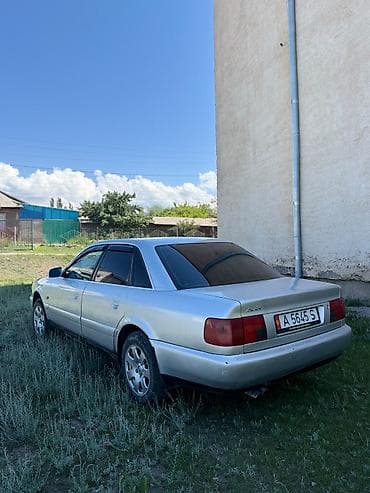 Audi A6: 1994 г., 2.6 л, Механика, Газ, Седан — 3