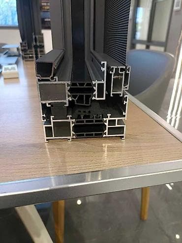 Таңгактоо товарлары: Буюртмага алюминий терезе, Терезе түрү: Витраждык, Мансард, Панорамалык, Декоративдик өзгөчөлүктөрү: Декоративдик байламталар, Акысыз орнотуу, Бөлүп төлөө жок — 5