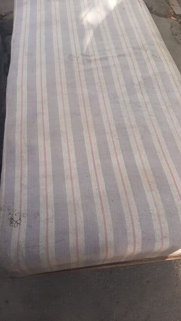 Кровать 200 на 85 продам . торг уместен