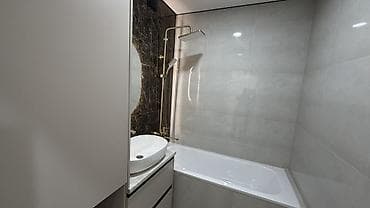 Недвижимость: 3 комнаты, 77 м², 9 этаж, Дизайнерский ремонт — 1