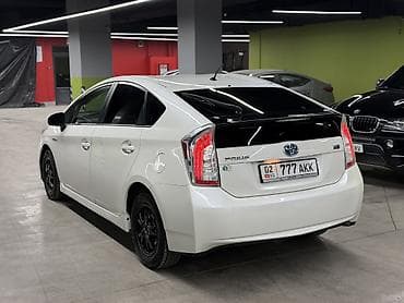 тайота приус 2015: Toyota Prius: 2015 г., Гибрид, Хэтчбэк — 6