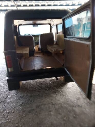 передний бампер тайота витц 2002 г: ГАЗ : 1968 г., 2.4 л, Механика, Бензиновая, Внедорожник — 3