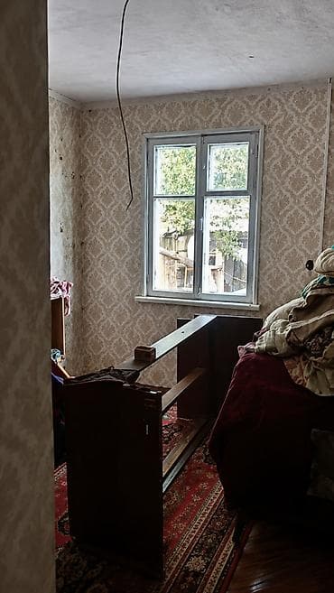 старый баку бишкек: Продам дом: 3 комнаты, кухня также выделена. Планировка: - Три — 4