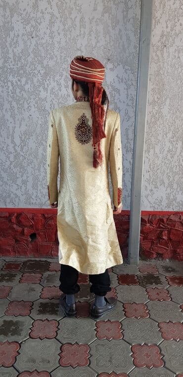 хиджаб для детей: Продаю национальный свадебный сюртук с чалмой. Ручная вышивка — 1