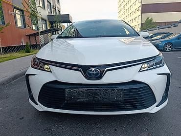 Toyota Corolla: 2022 г., 1.8 л, Типтроник, Гибрид, Седан