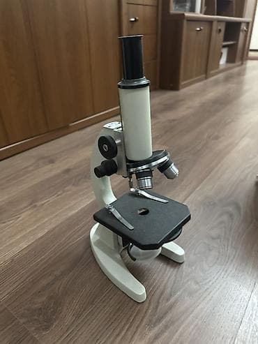 Үй жана бакча: Учебный оптический микроскоп с деревянным транспортировочным футляром — 1