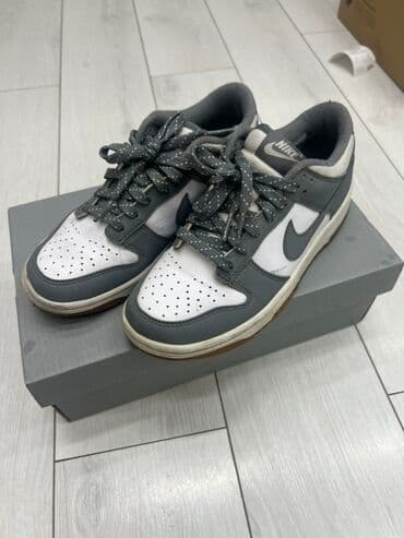 Атайын кийим: Эркектердин кроссовкасы, 37.5, Nike, Колдонулган, түсү - Боз, Өзү алып кетүү — 3