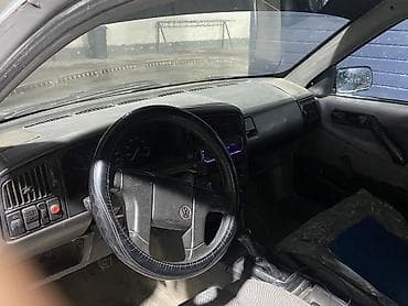 step wgn: Volkswagen Passat: 1988 г., 1.8 л, Механика, Бензин, Универсал — 4