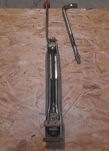 нужен кафельщик: Домкрат винтовой автомобильный с ручкой, и ключ баллонник 19мм ! — 5