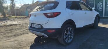 срочно продаю в связи с переездом: Kia Stonic: 2018 г., 1.6 л, Типтроник, Дизель, Кроссовер — 4