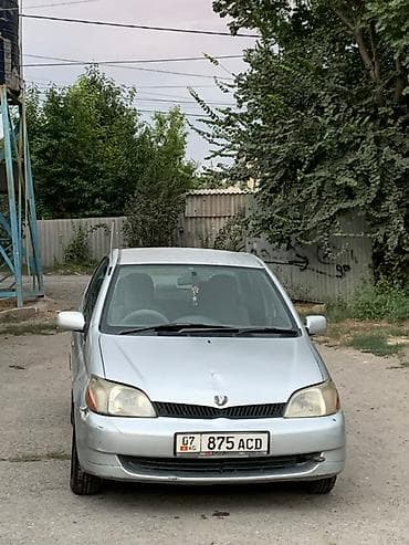 Toyota Platz: 1999 г., 0.1 л, Автомат, Бензин, Седан