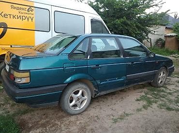 Volkswagen Passat: 1990 г., 2 л, Механика, Бензин, Седан — 6