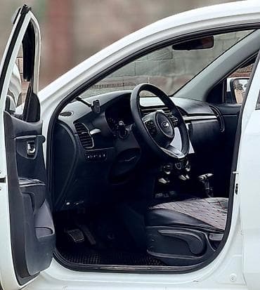 235 60 19: Kia Rio: 2019 г., 1.6 л, Автомат, Бензин, Седан — 6