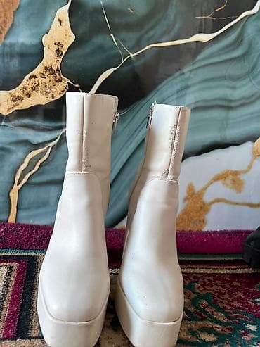 зажигалка антон: Белые женские ботильоны на массивном каблуке с платформой. - Цвет — 4