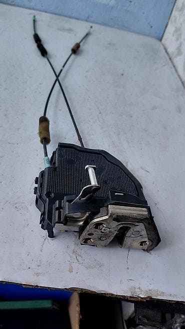 Замок двери Toyota 2010 г., Б/у, Оригинал, Япония