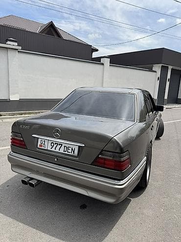 Mercedes-Benz W124: 1994 г., 3.2 л, Автомат, Бензин, Седан — 7