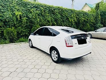 prius: Toyota Prius: 2006 г., 1.5 л, Вариатор, Гибрид, Хэтчбэк — 5