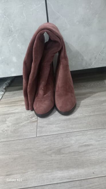 очки с камерой сколько стоит в бишкеке: Сапоги, 37, Stuart Weitzman, Новый, цвет - Коричневый, Самовывоз — 3