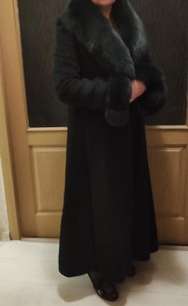 В этом пальто Вы будете выглядеть по королевский! Продается шикарное