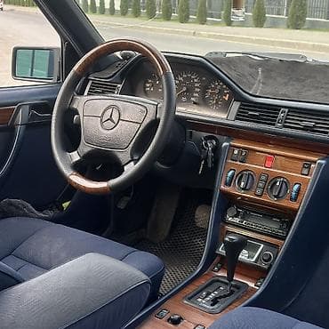 erec m8: Mercedes-Benz E-Class: 1993 г., 2.8 л, Автомат, Бензин, Седан — 7