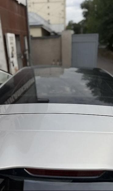 geely e5: Электромобиль кроссовер (серебристый кузов) Основные особенности: - — 3