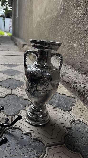 кубок цена: Кубок-трофей в стиле Кубка Европы УЕФА - Материал: металлический — 1