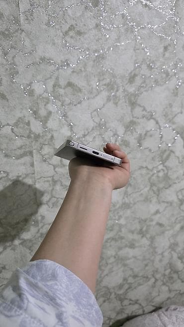 se 4: Samsung Galaxy S25 Ultra, Б/у, 256 ГБ, цвет - Черный — 4