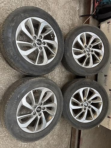 Комплект летних колес R17 на литых дисках - Размер шин: 225/60 R17 - — 2