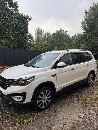 Dongfeng : 2018 г., 1.5 л, Вариатор, Бензин, Внедорожник