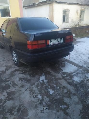 Volkswagen: Volkswagen Vento: 1993 г., 1.8 л, Механика, Бензин, Седан — 8