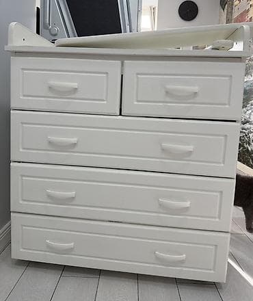 Комод с пеленальным столиком, белый - Материал: ЛДСП/МДФ с матовым