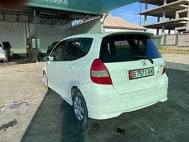 Honda Fit: 2002 г., 1.3 л, Вариатор, Бензин, Хэтчбэк — 3