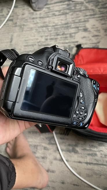 panasonic gh: Зеркальная камера Canon EOS 650D с объективом Canon EF‑S 18–55mm — 1