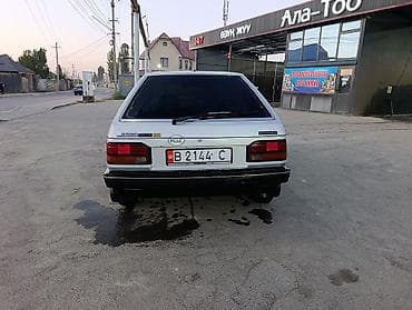уаз hunter: Mazda 323: 1985 г., 1.5 л, Механика, Бензин, Хэтчбэк — 4