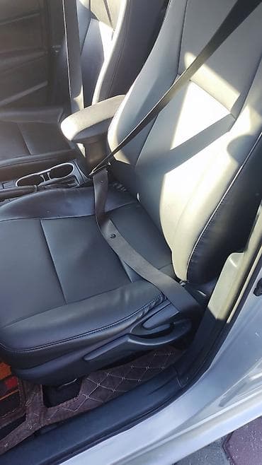 Транспорт: Toyota Levin: 2019 г., 1.8 л, Робот, Гибрид, Седан — 7