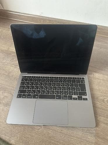 i3: MacBook Air 13" (Retina, 2020), цвет Space Gray. Характеристики: ОЗУ — 5