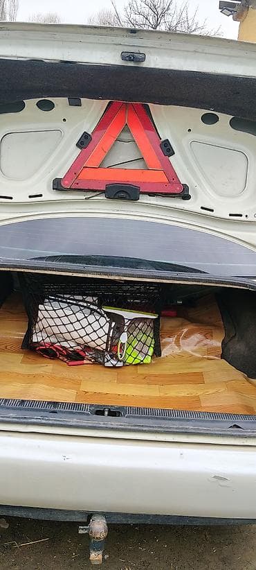 кассеты аудио: Audi A6: 1994 г., Дизель, Седан — 7